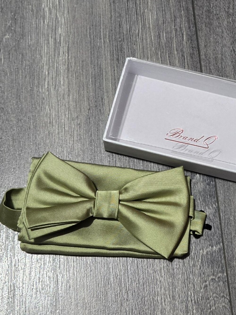 Men's Olive Green Formal Silk Bow Tie NWT